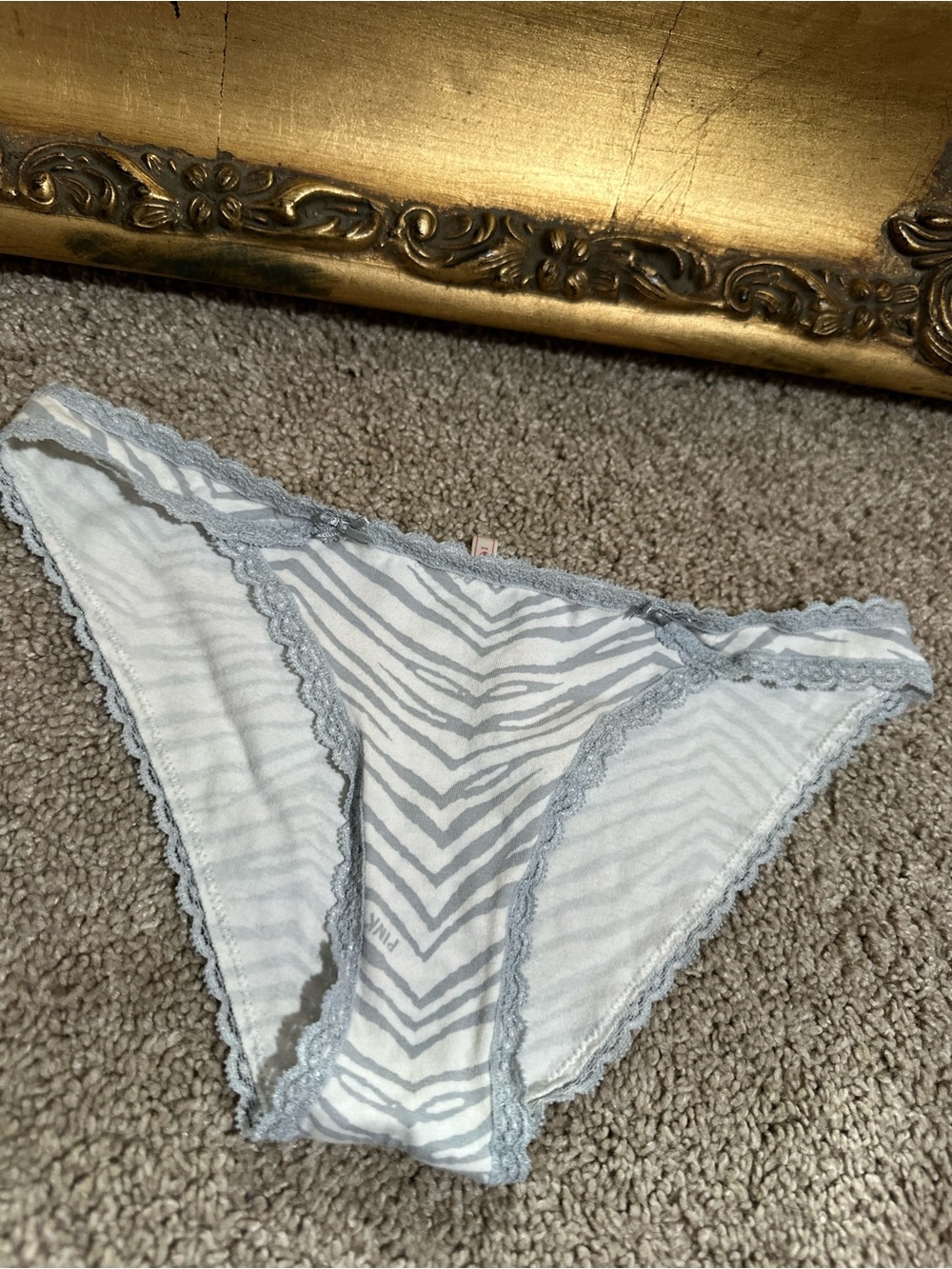 New Pink Victoria's Secret 2011 Extra Low Rise Bikini Size XS Zebra Lace Gray